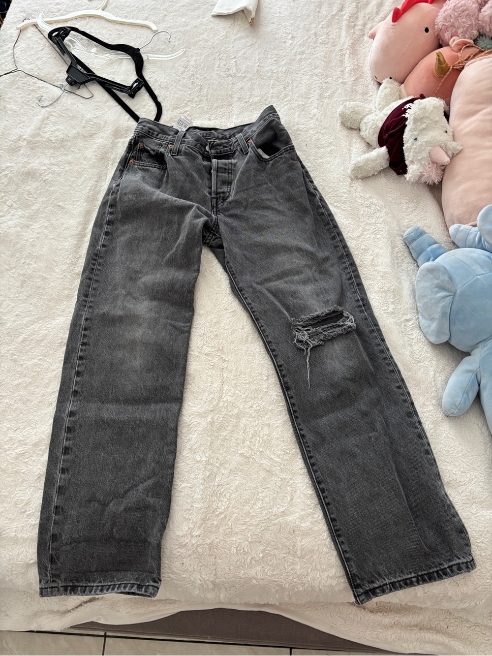 Levi's Gray Straight-Leg Jeans with Knee Rip